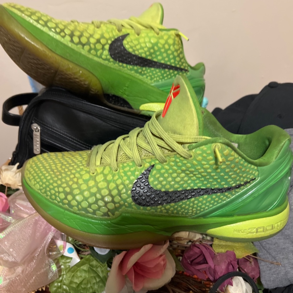 Shoes - Picture 4 of 4